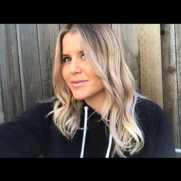 Meet your Posher, Lindsey - Picture 1 of 1